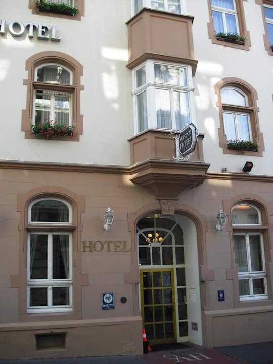 Hoteleingang Hotel Altstadt