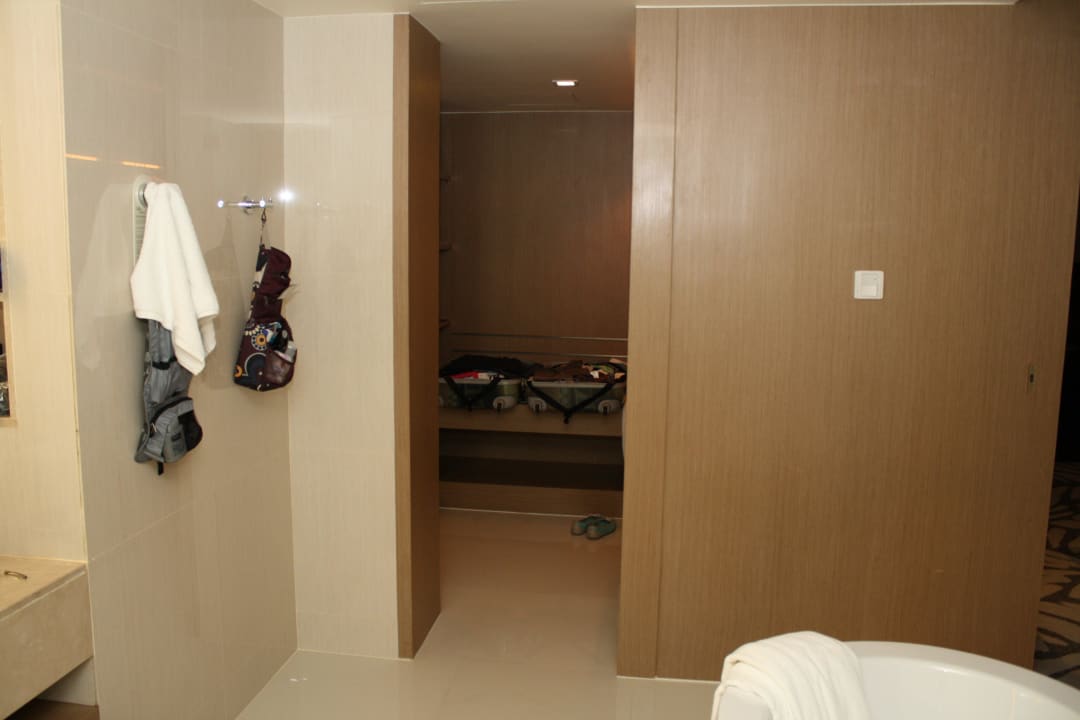 Umkleideraum vom Bad aus Centara Grand at Central Plaza Ladprao Bangkok