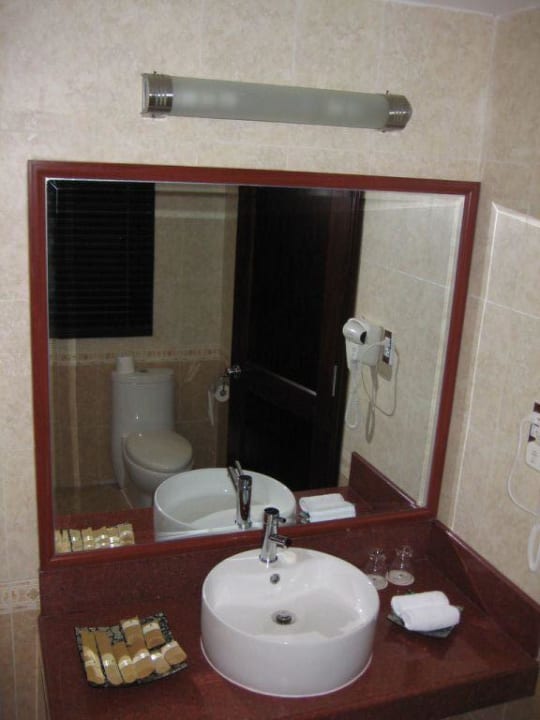 Badezimmer und WC Hotel Diamond Bay Resort