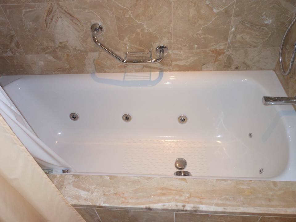 Badewanne mit Sprudel Sheraton Warsaw Hotel