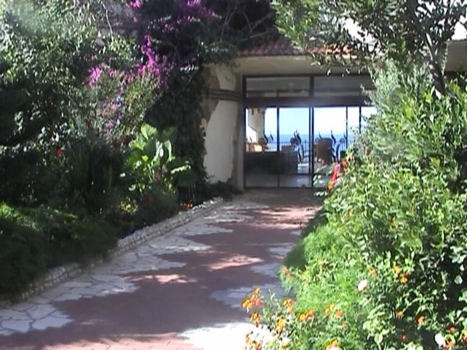Weg zum Restaurant Hotel Defne Dream
