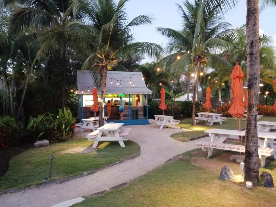 Gastro Sea Breeze Beach House - All Inclusive