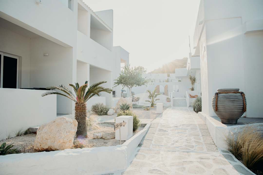 Gartenanlage Ladiko Inn Hotel