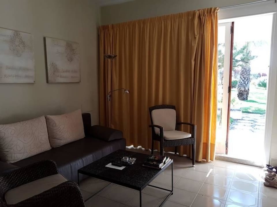 Mit Blick in den Garten Sahara Beach Club