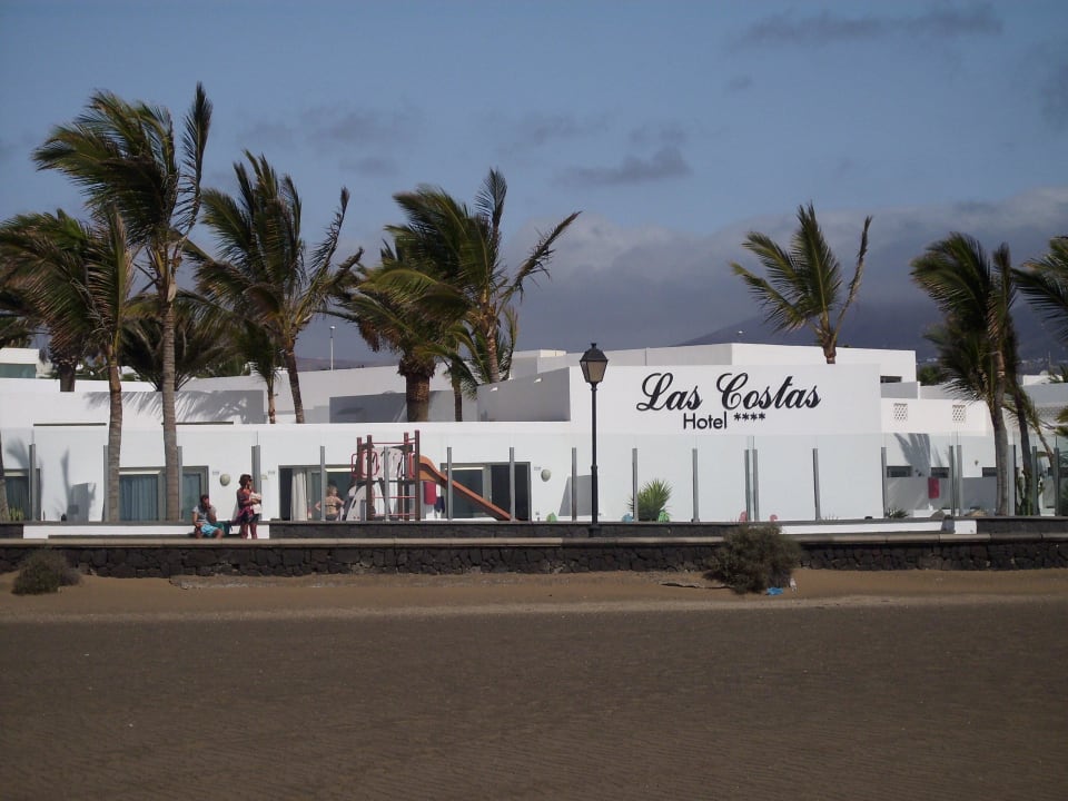 Hotel vom Meer mit Eingang Hotel Las Costas