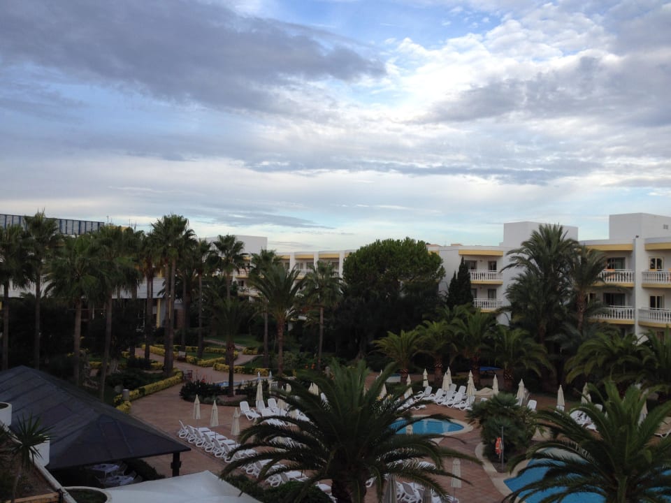 Teil der Außenanlage Iberostar Selection Albufera Park