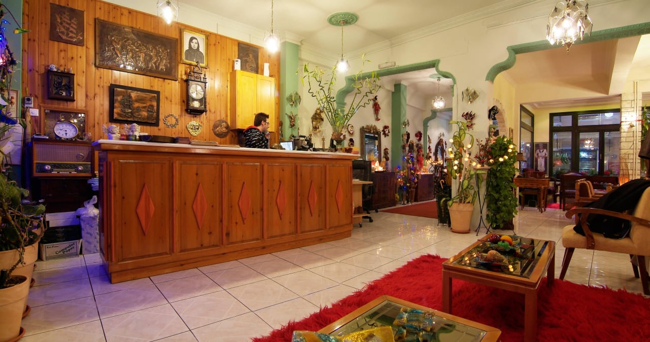Reception Hotel Varonos