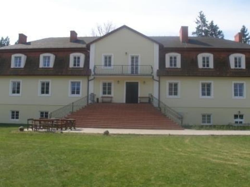 Outside picture Hotel Ksiezycowy Dworek