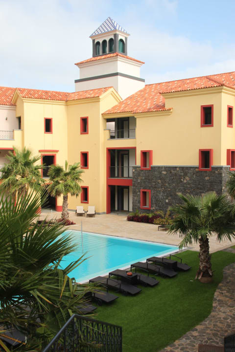 Der kleine Süßwasserpool Dreams Madeira Resort & Spa