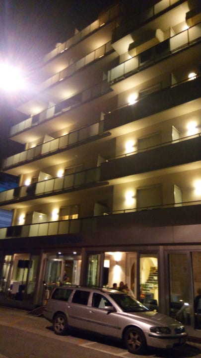 Außenansicht Hotel Karinzia