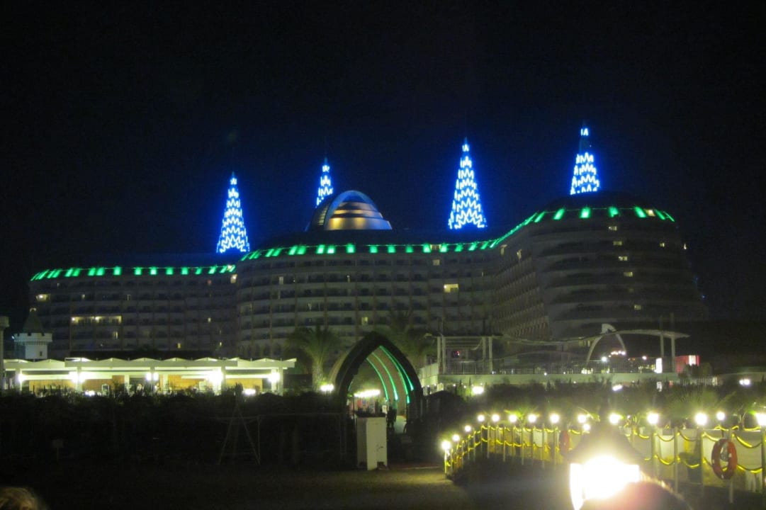 Hotel bei Nacht Hotel Delphin Imperial