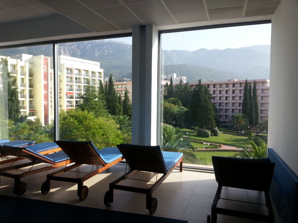 Indoor Pool Iberostar Waves Bellevue