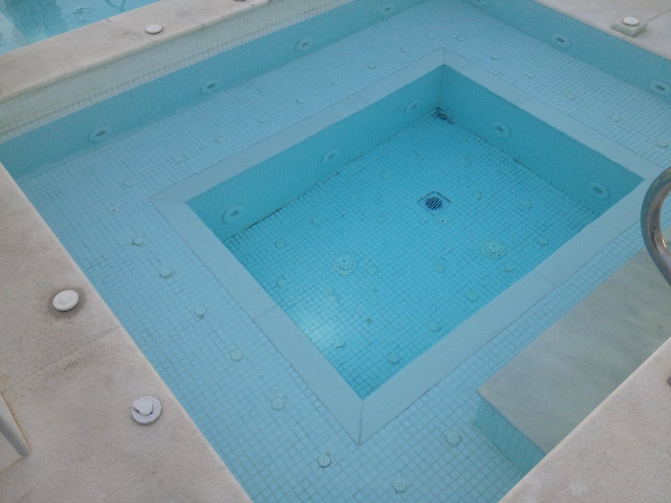 "5*****" Pool (dreckige Fugen im Pool!) Diamond Deluxe Hotel & SPA