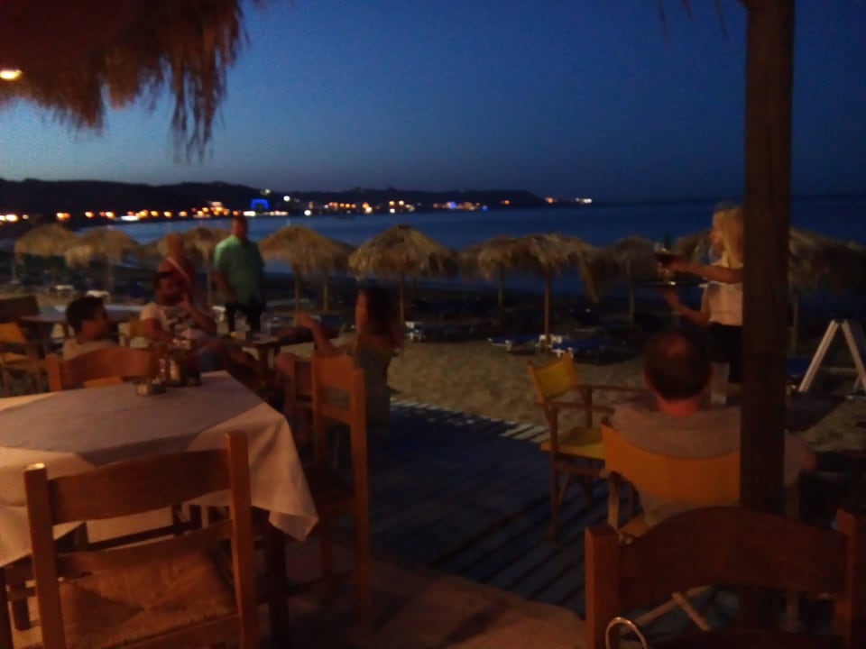 Strand abends Hotel Aquarius Beach