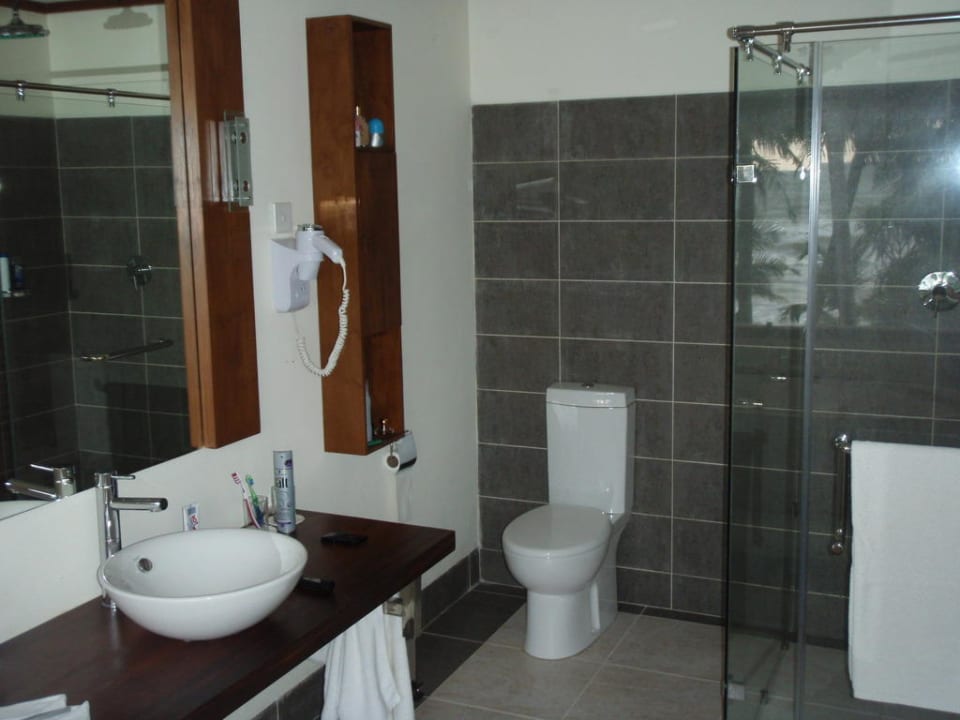 Bad Zimmer 313 Mermaid Hotel & Club