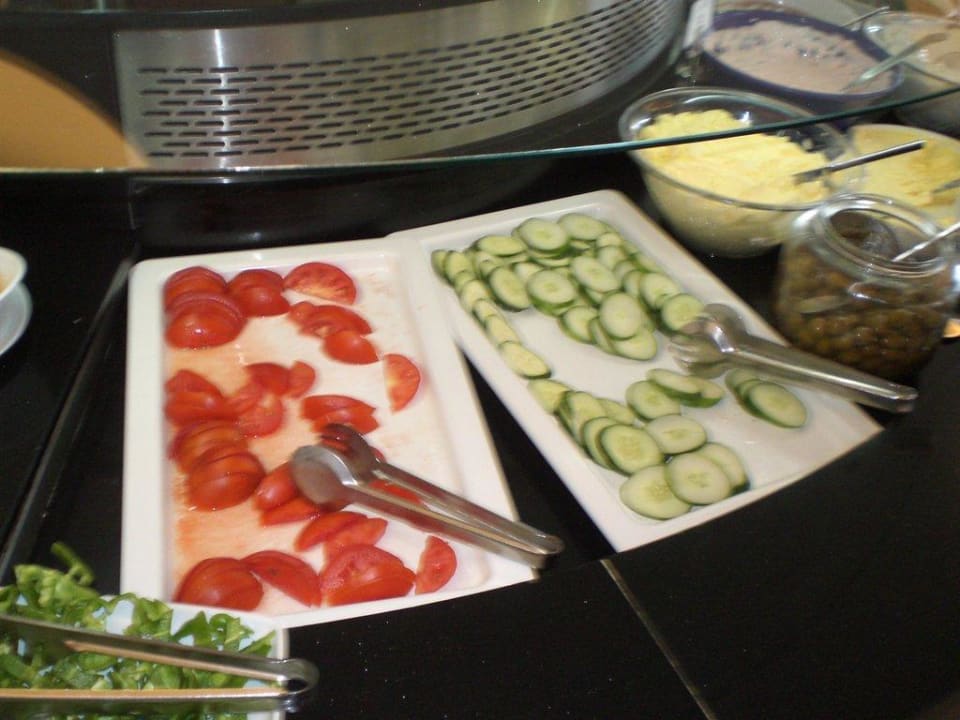 Teil des Frühstücksbuffets Atlantica Mikri Poli Kos