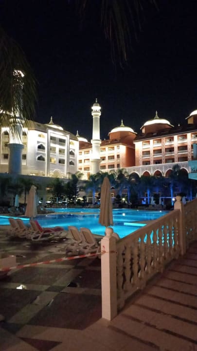 Außenansicht Royal Taj Mahal Hotel