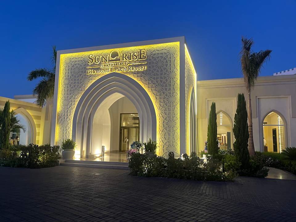 Außenansicht SUNRISE Diamond Beach Resort - Grand Select