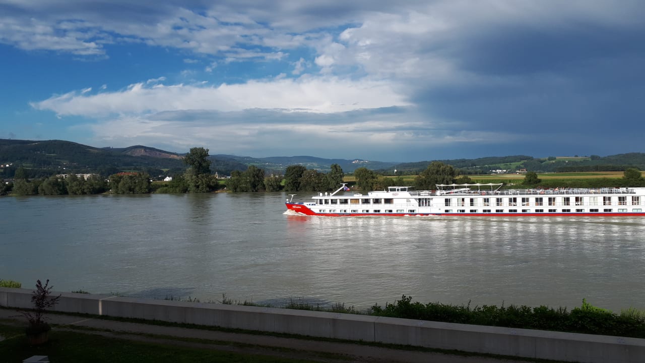 Ausblick Donau Lodge