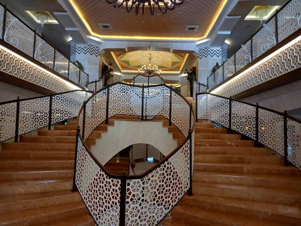 Lobby Royal Taj Mahal Hotel