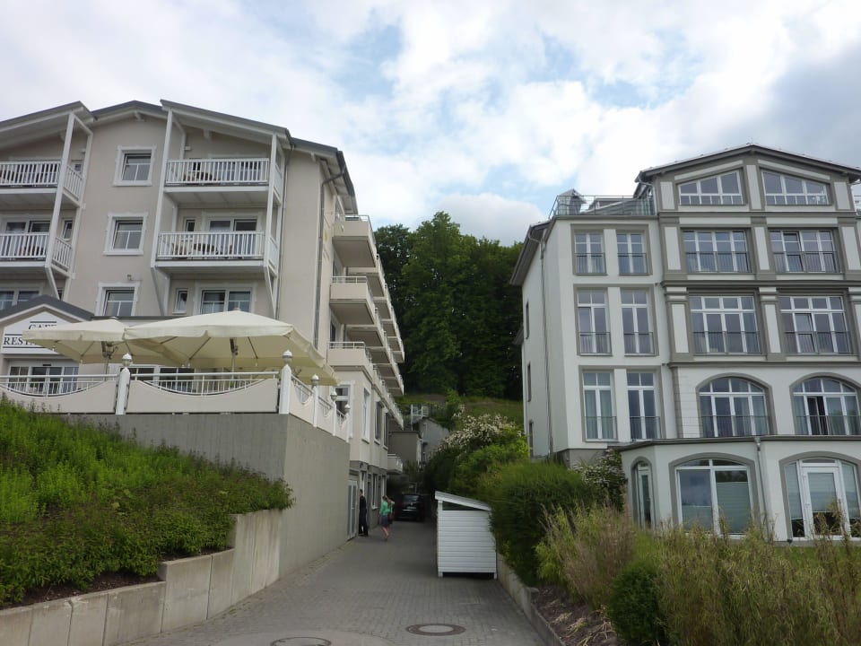 So dicht stehen die beiden Hotels beieinander Hotel Bernstein Rügen