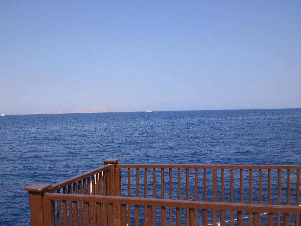 Blick vom Steg aufs' Rote Meer The Grand Hotel Sharm El Sheikh