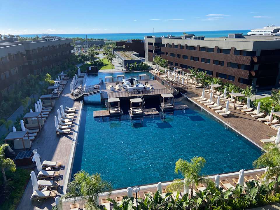 Pool Jacaranda Luxury Resort