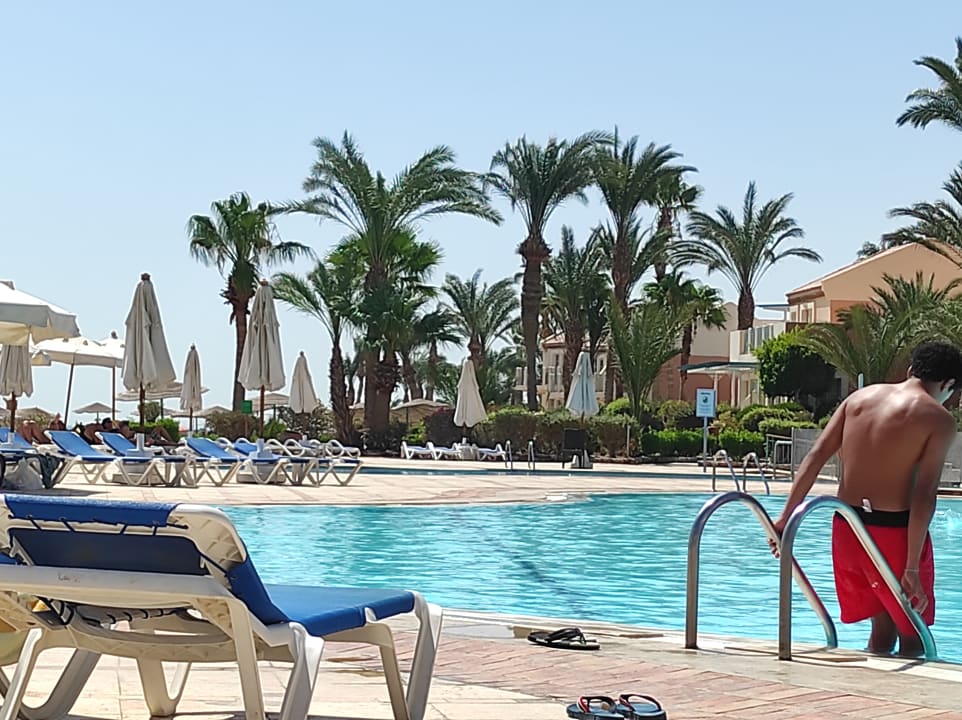 Pool Mövenpick Resort & Spa El Gouna