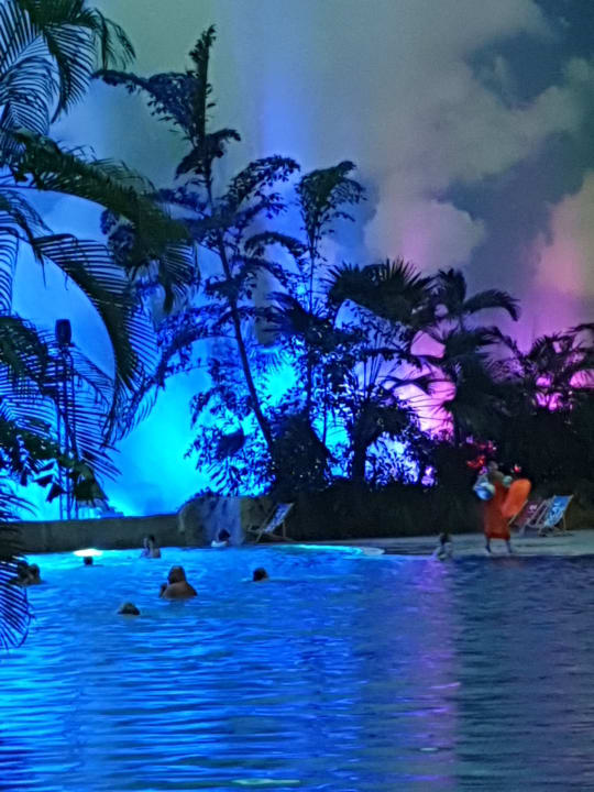 Strand Tropical Islands Resort