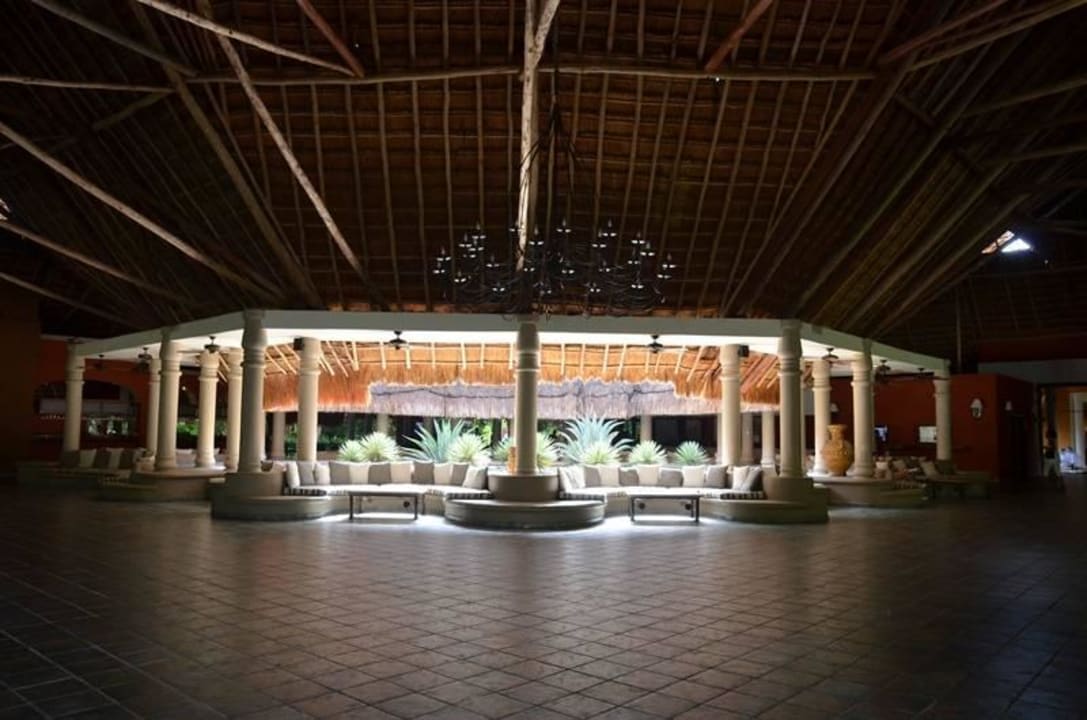 Lobby vom Eingang aus gesehen Catalonia Playa Maroma