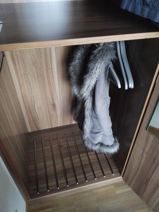 Garderobe für Zwerge gemacht LAGOVIDA Ferienresort am Störmthaler See