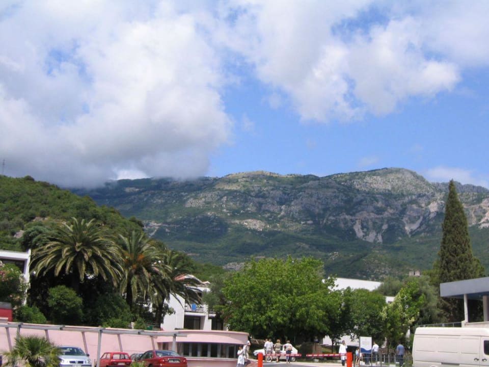 Blick auf die Montenegro's Iberostar Waves Bellevue