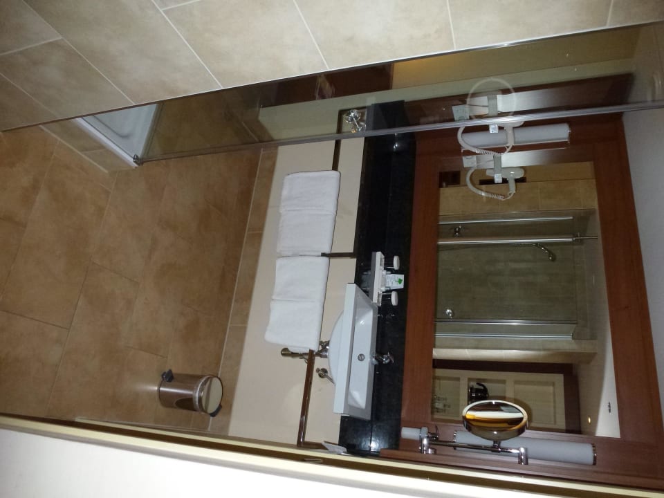 Offenes Bad mit freier Dusche Lindner Hotel Hamburg Am Michel, part of JdV by Hyatt