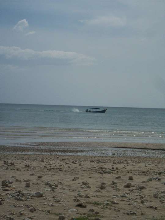 Blick von der Liege  Hotel Takolaburi Khao Lak