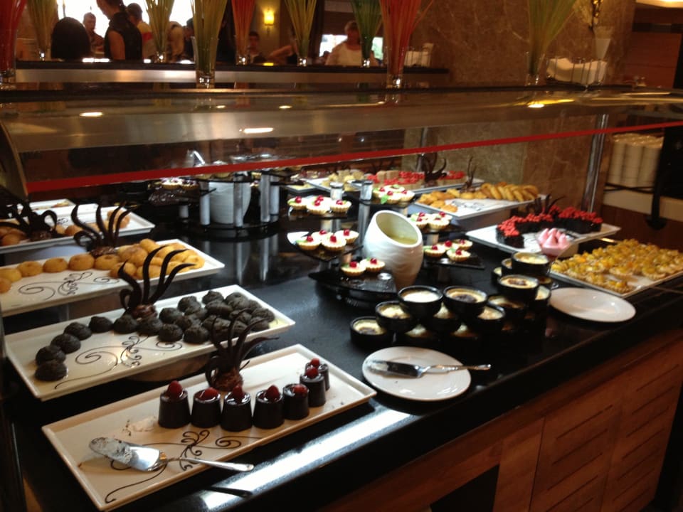 Вкусняшки Wyndham Garden Lara