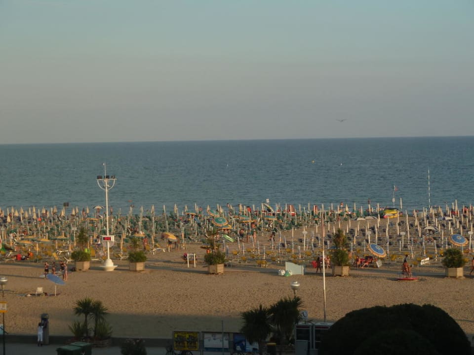 Ausblick auf den Strand Hotel Miramare