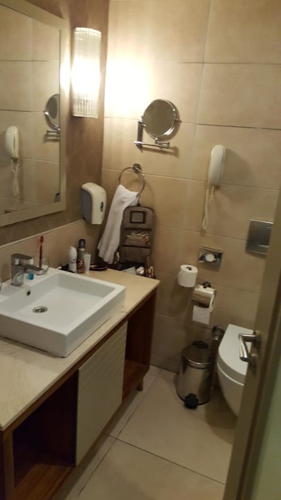 Ausreichend  Well Palace Side