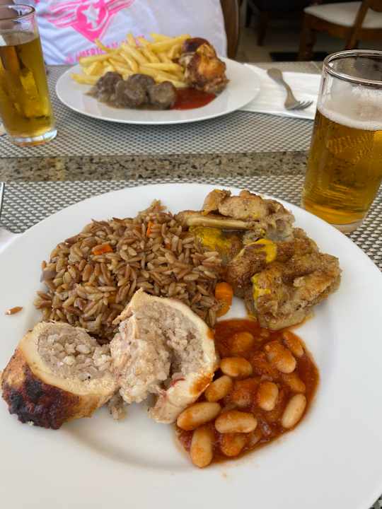 Gastro Royal Star Beach Resort