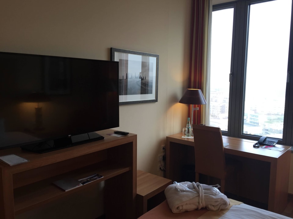 Großer Flachbildschirm AMERON Köln Hotel Regent