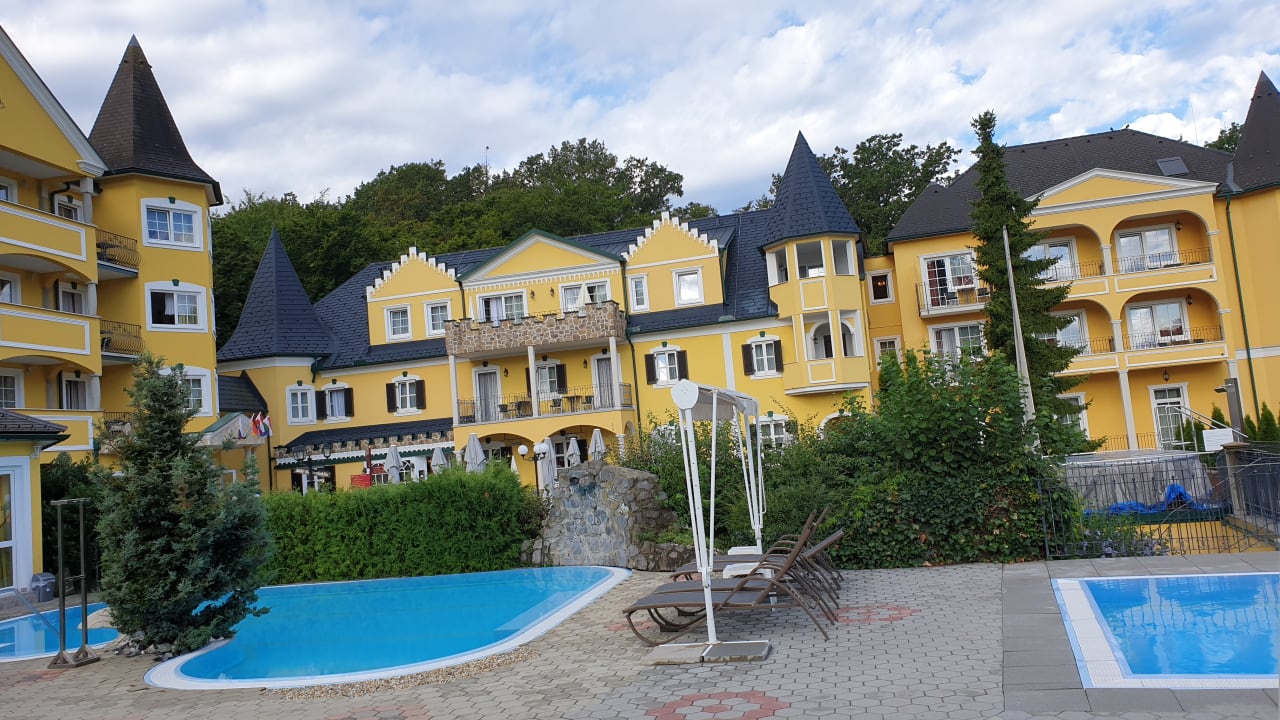 Pool Schlössl Hotel Kindl