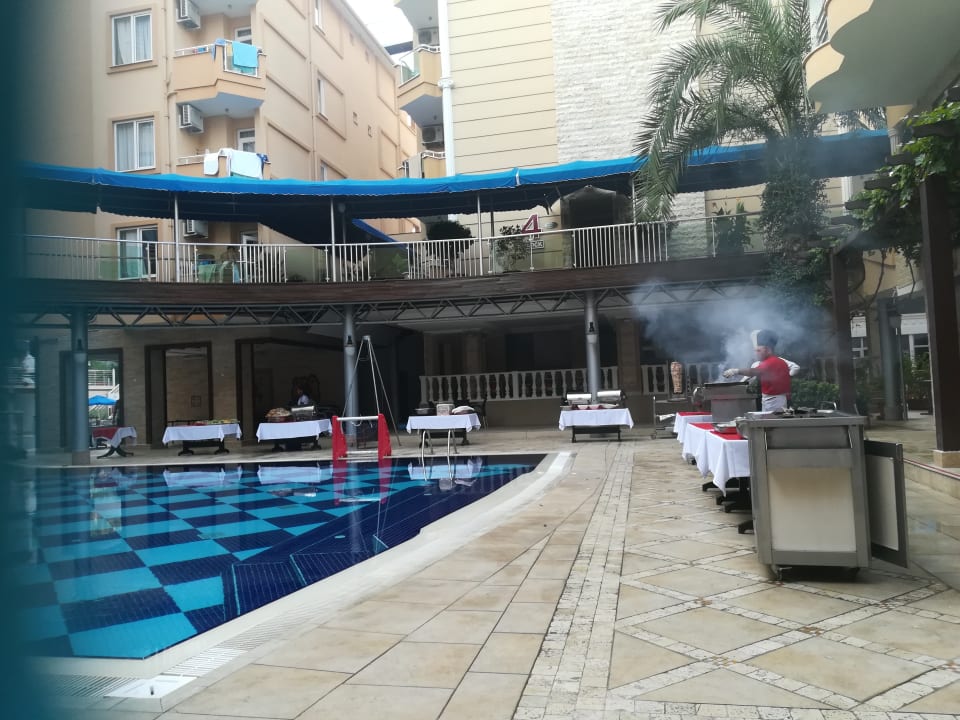 Pool Tac Premier Hotel & Spa