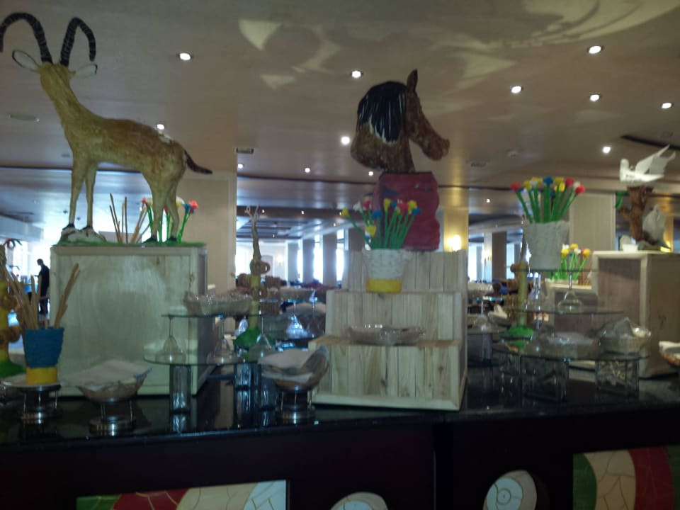 Frühstück Premier Le Reve Hotel & Spa