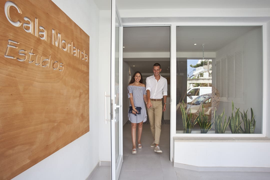 Lobby BJ Cala Morlanda Estudios