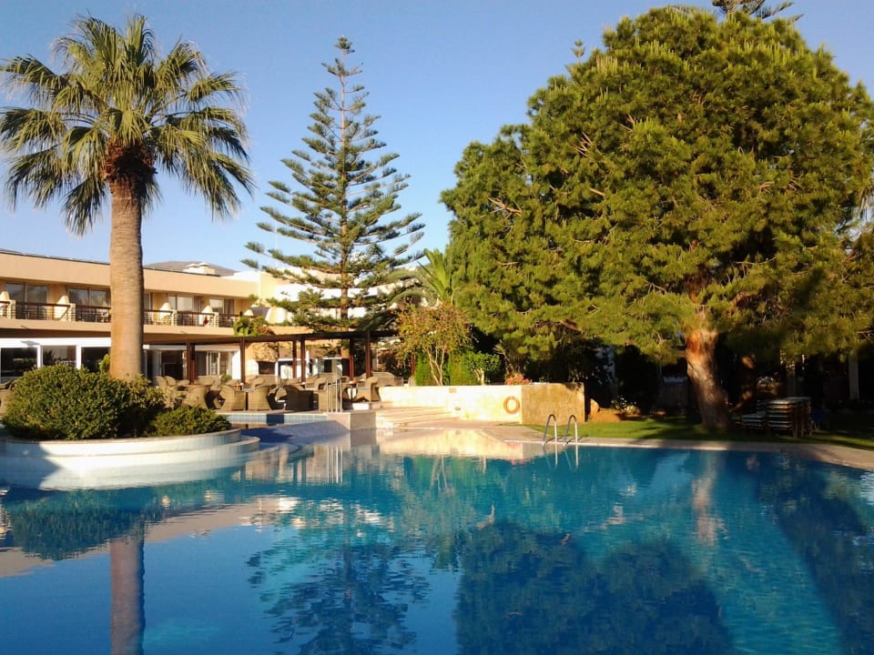 Hauptpool Phãea Cretan Malia