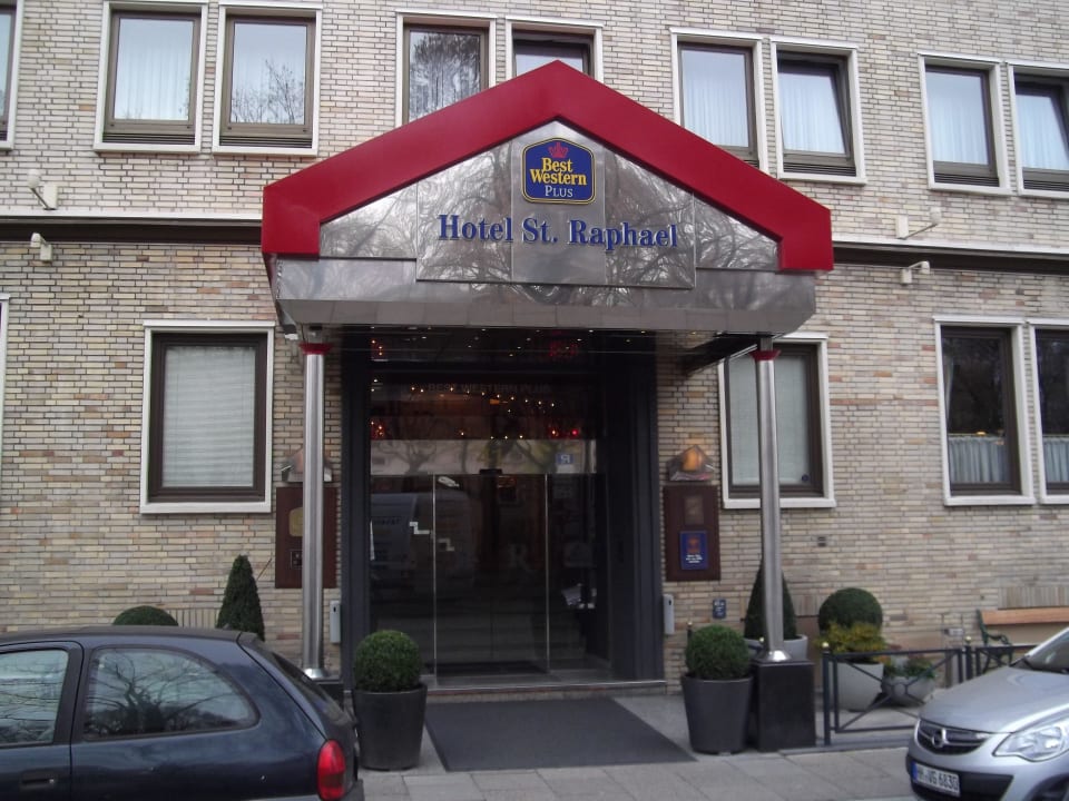 Haupteingang des Hotels Best Western Plus Hotel St. Raphael