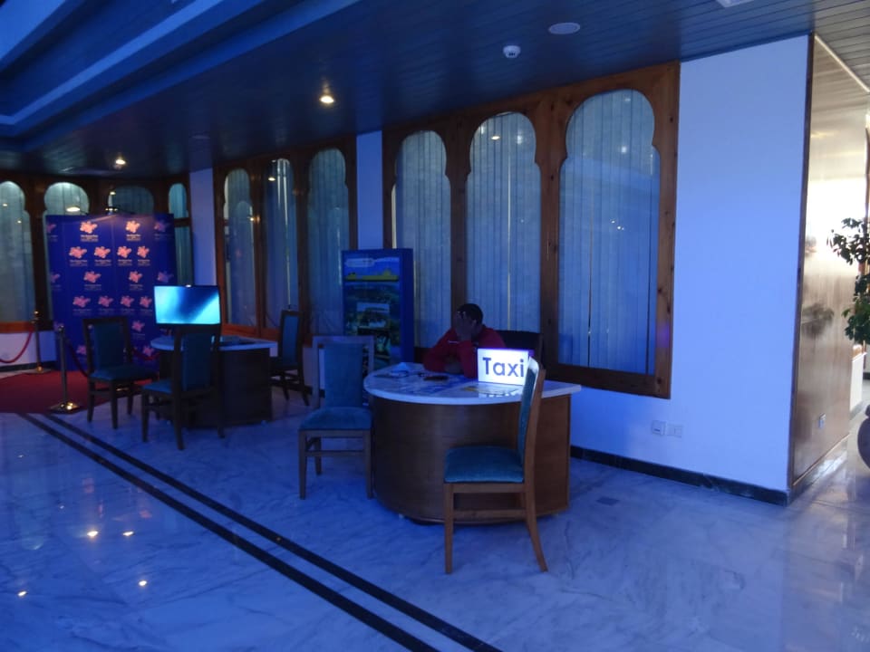 Taxistand, Taxis zu teuer Desert Rose