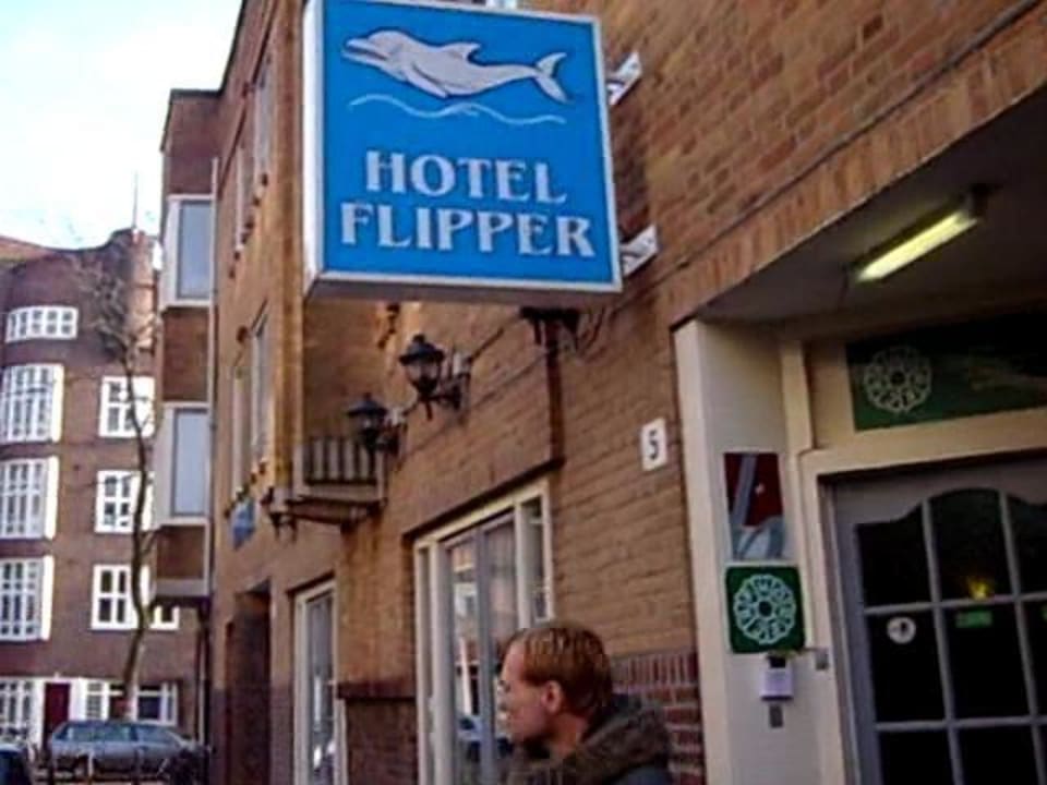 Wejscie do hotelu flipper Hotel Flipper