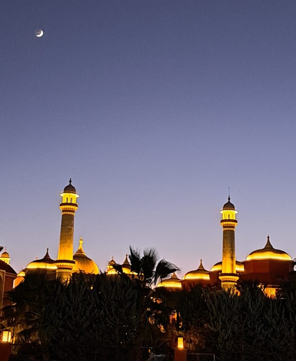 Außenansicht Royal Taj Mahal Hotel