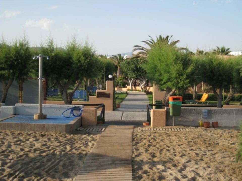 Der Weg zum Strand Anissa Beach & Village