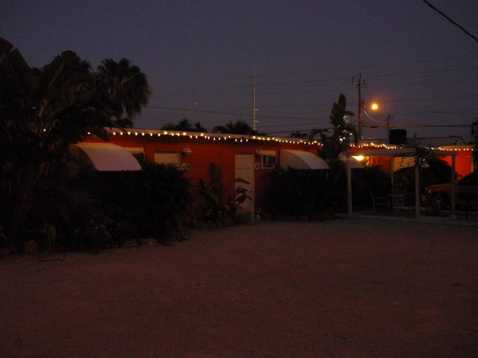 Abendbeleuchtung der Anlage Motel Sea Dell - Marathon